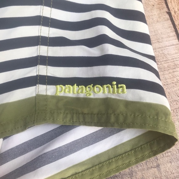 Mens Patagonia board shorts with Zipper pocket. - Picture 3 of 8